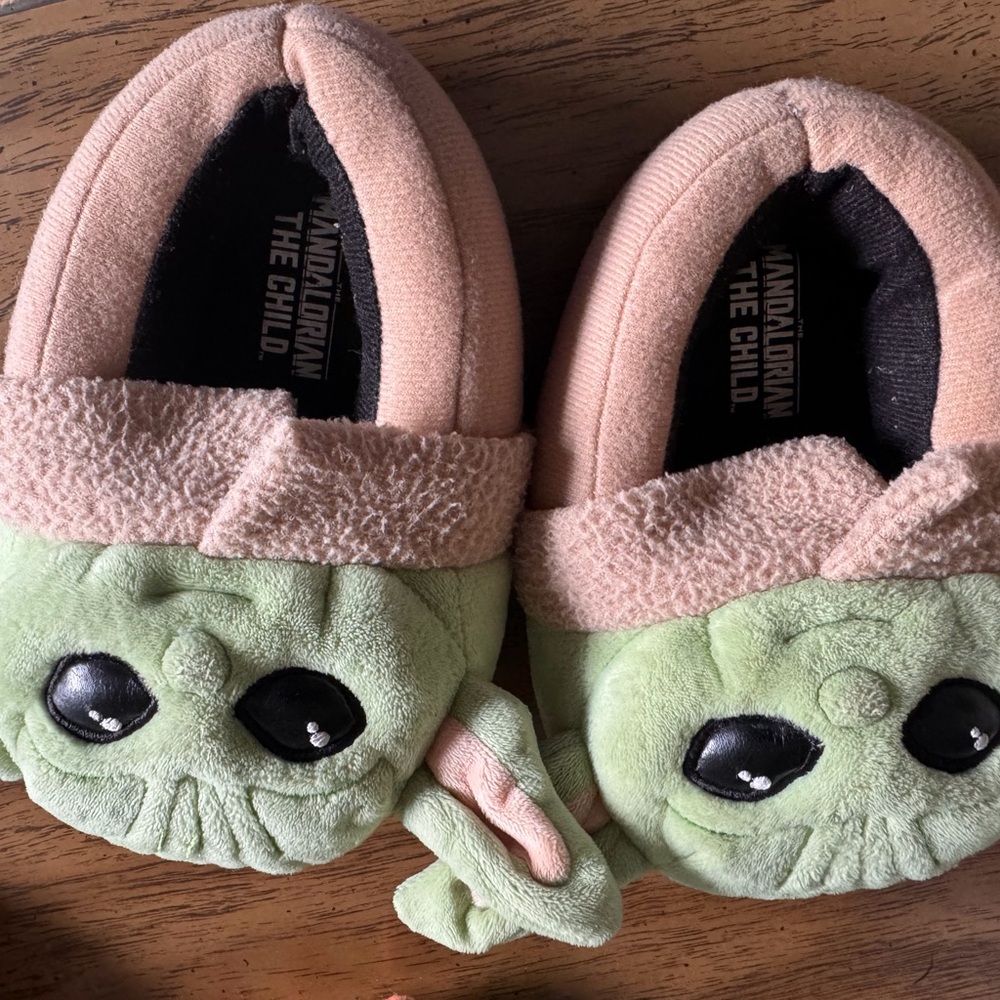 Star Wars Mandalorian The Child Plush Slippers - Green and Pink